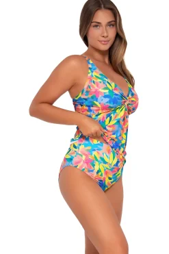 Plus Size|Underwire<Sunsets Shoreline Petals Forever Tankini Top