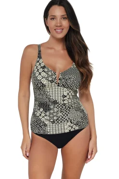 Plus Size|Underwire<Sunsets Venice Seagrass Texture Zuri V-Wire Tankini Top